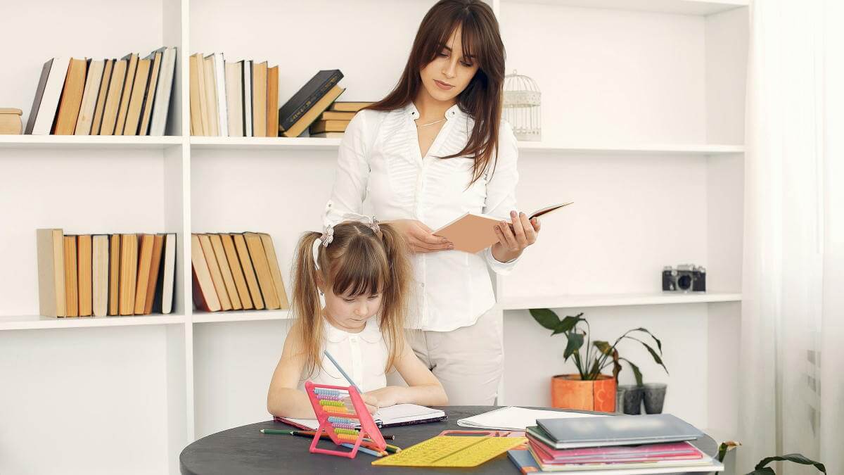 How to Choose the Right Homeschooling Curriculum